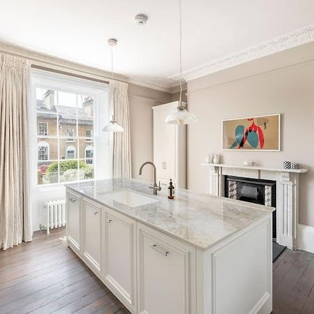 Vila Dunsford House - Elegant Townhouse With Parking Bath Exteriér fotografie