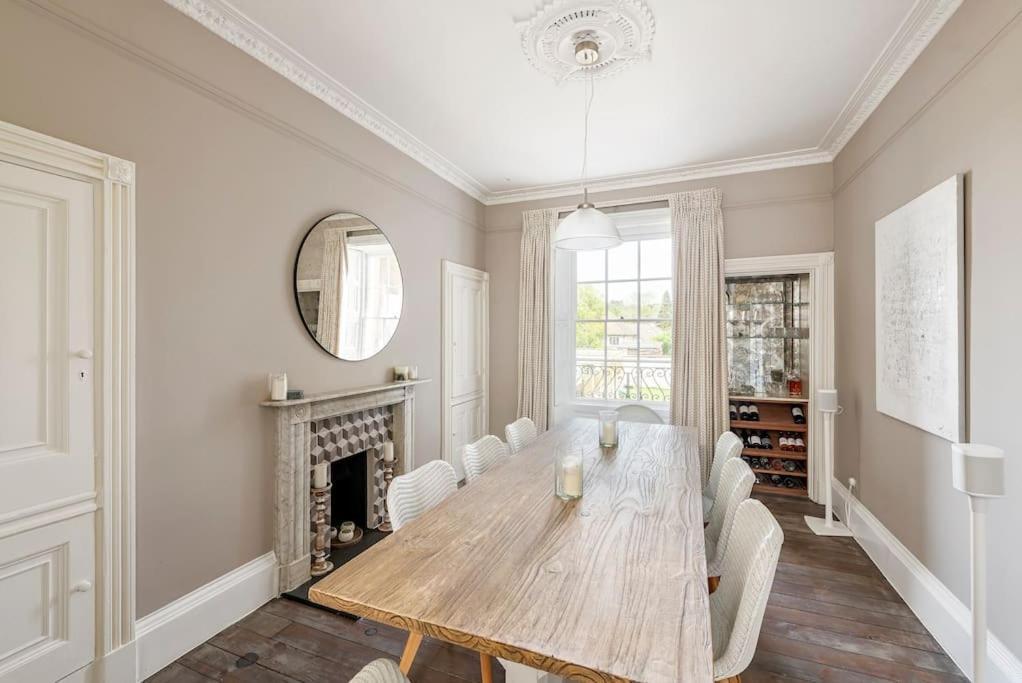 Vila Dunsford House - Elegant Townhouse With Parking Bath Exteriér fotografie