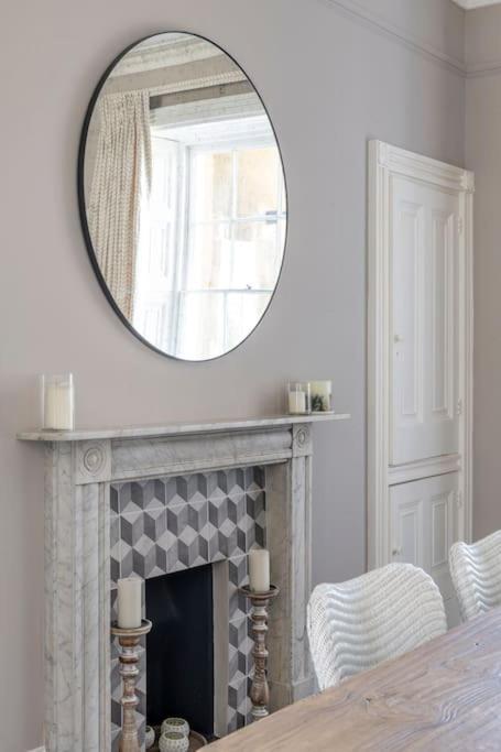 Vila Dunsford House - Elegant Townhouse With Parking Bath Exteriér fotografie