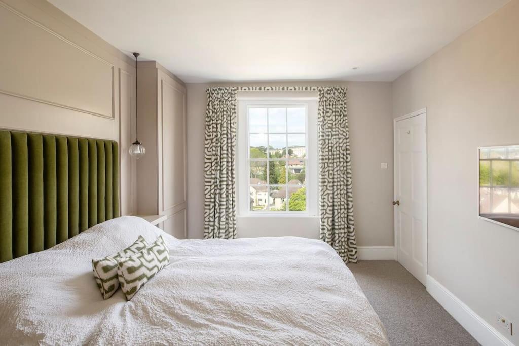 Vila Dunsford House - Elegant Townhouse With Parking Bath Exteriér fotografie