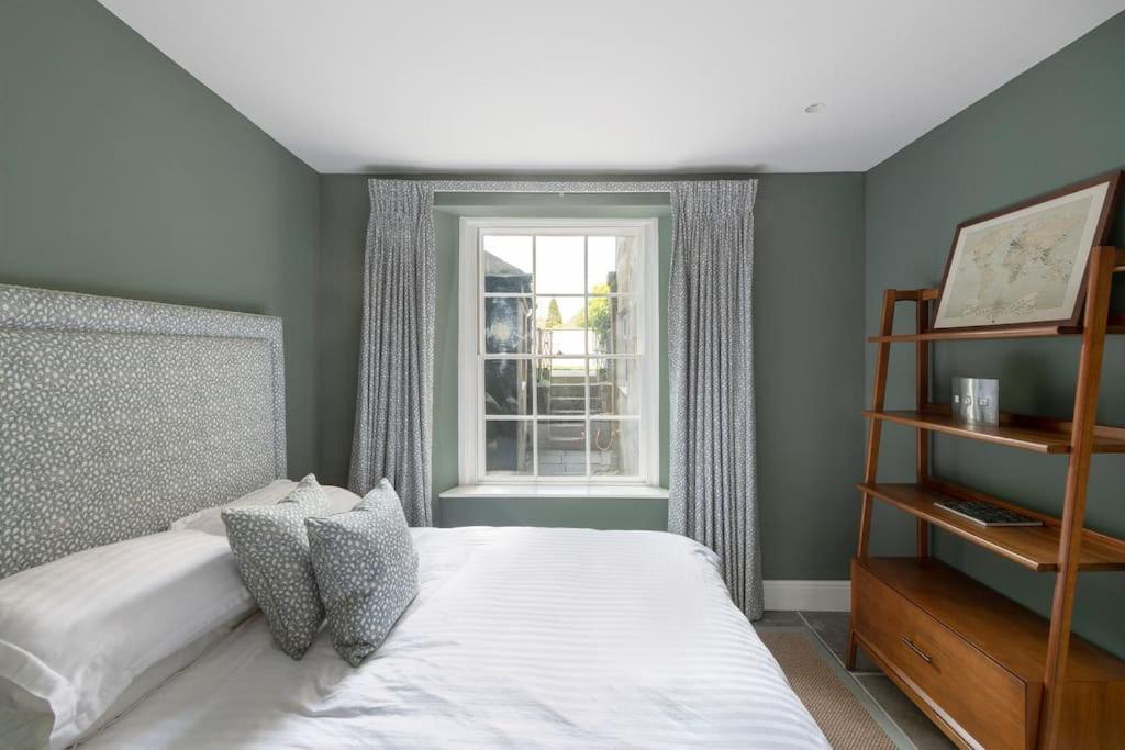 Vila Dunsford House - Elegant Townhouse With Parking Bath Exteriér fotografie