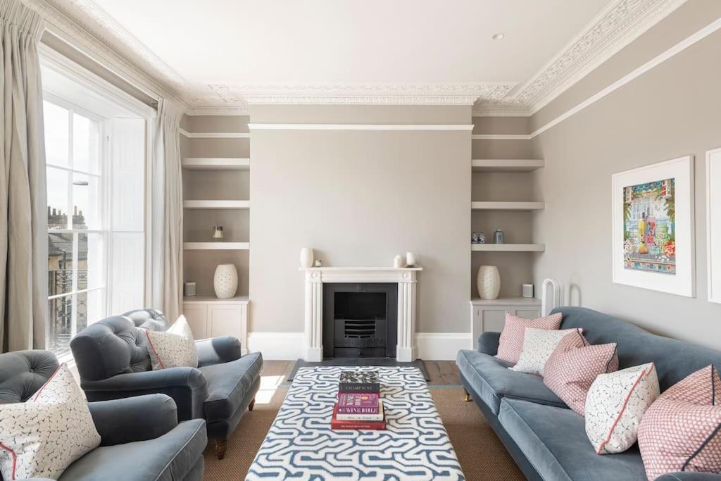 Vila Dunsford House - Elegant Townhouse With Parking Bath Exteriér fotografie