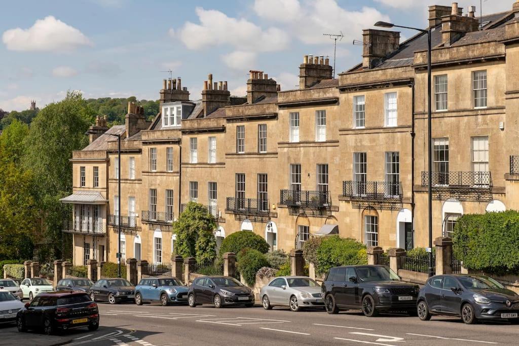 Vila Dunsford House - Elegant Townhouse With Parking Bath Exteriér fotografie