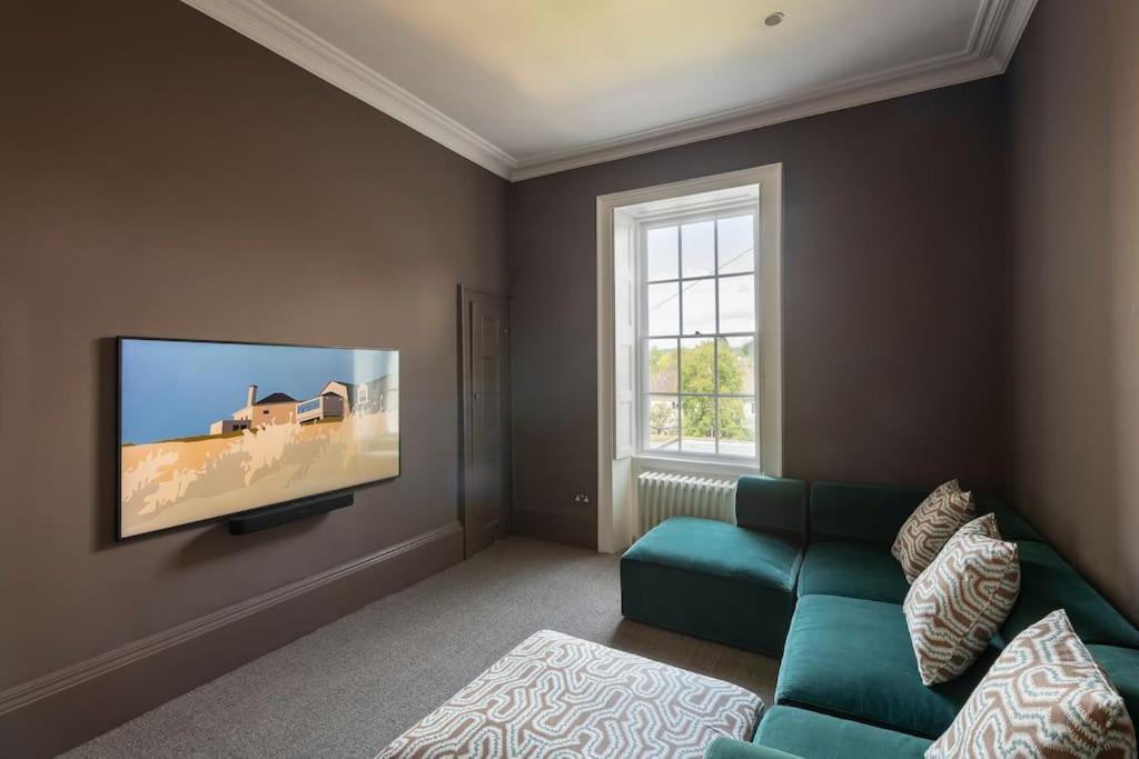 Vila Dunsford House - Elegant Townhouse With Parking Bath Exteriér fotografie