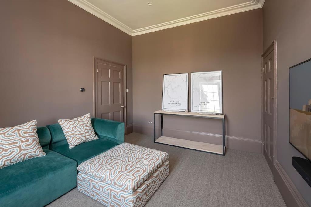 Vila Dunsford House - Elegant Townhouse With Parking Bath Exteriér fotografie