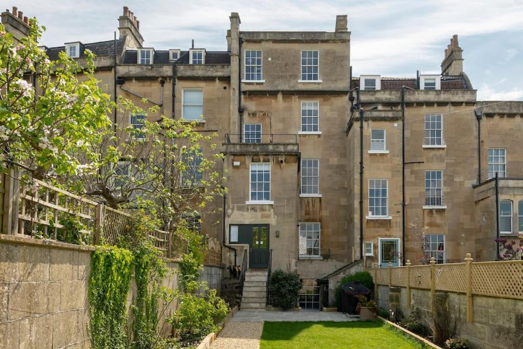 Vila Dunsford House - Elegant Townhouse With Parking Bath Exteriér fotografie